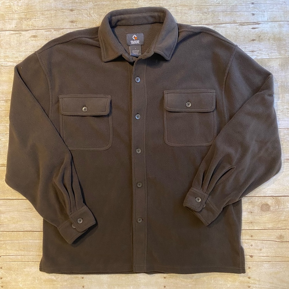 Guide Gear men’s button up shirt.